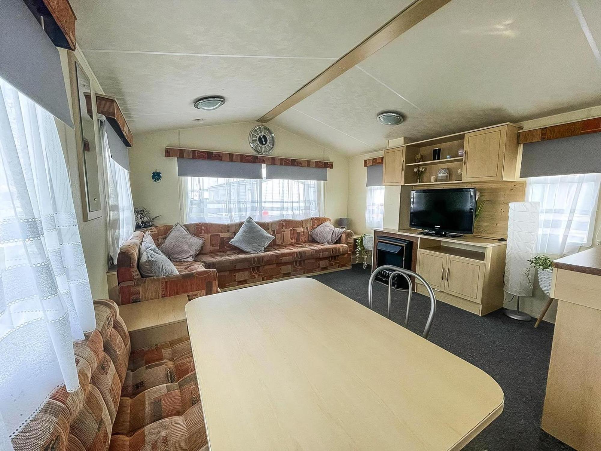 Caravan For Hire At St Osyth Beach Holiday Park In Essex Ref 28107Y Clacton-on-Sea Eksteriør bilde