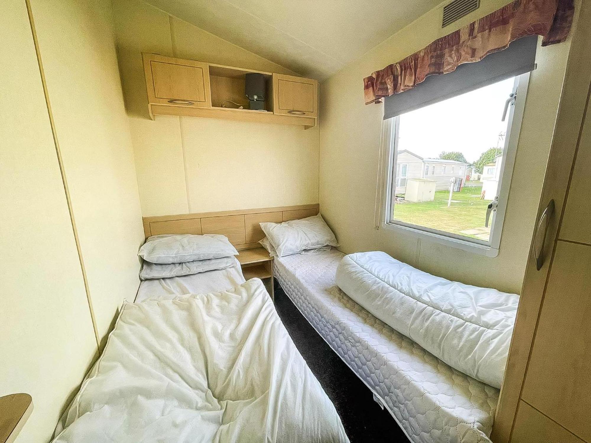 Caravan For Hire At St Osyth Beach Holiday Park In Essex Ref 28107Y Clacton-on-Sea Eksteriør bilde